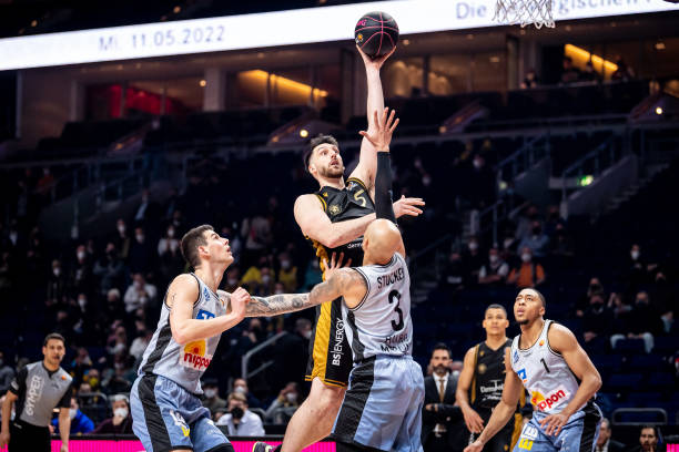 当地的球队 当地的球队