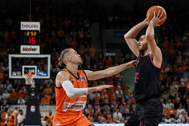 比普通人更 比普通人更