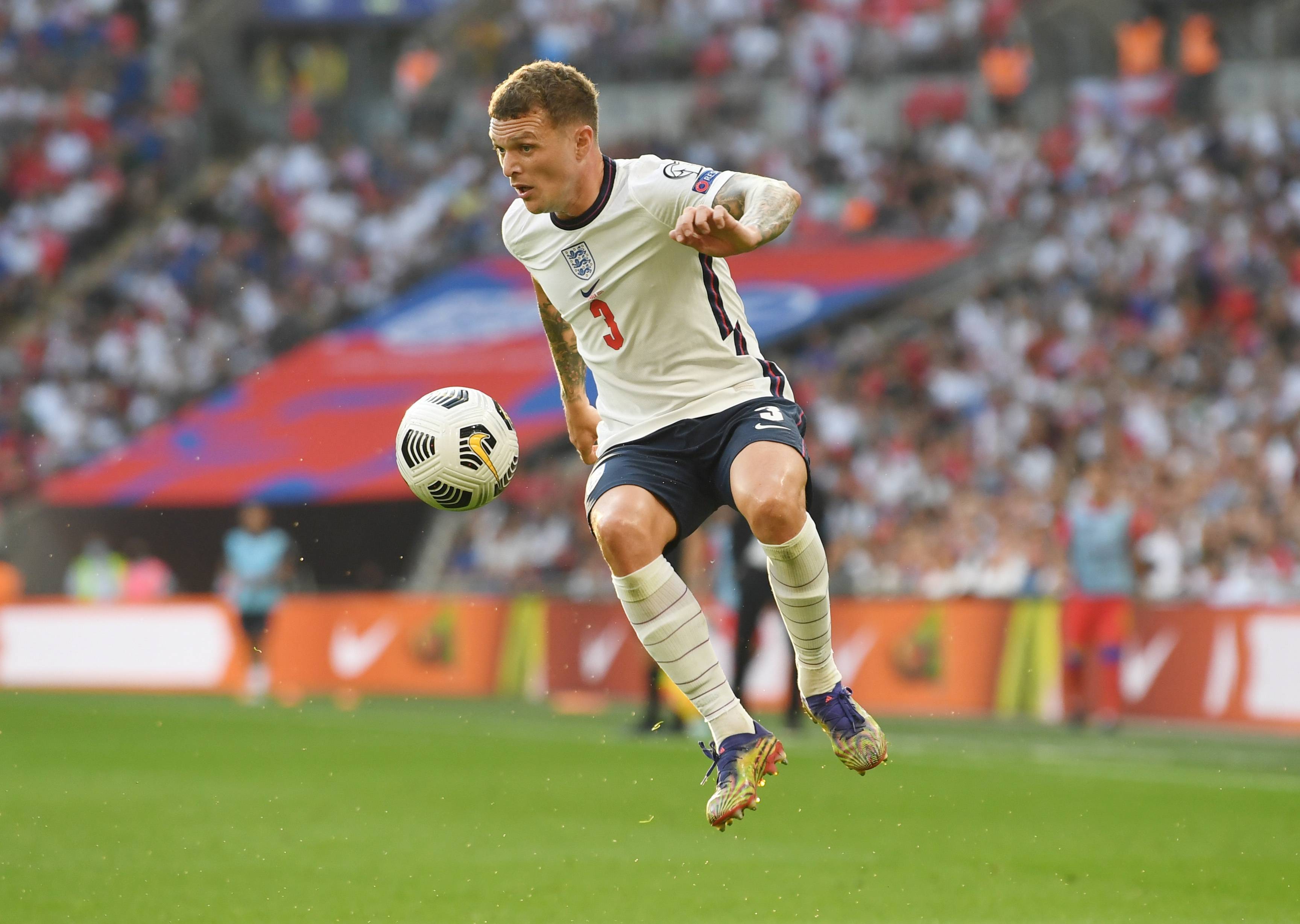 将对手逼入 将对手逼入